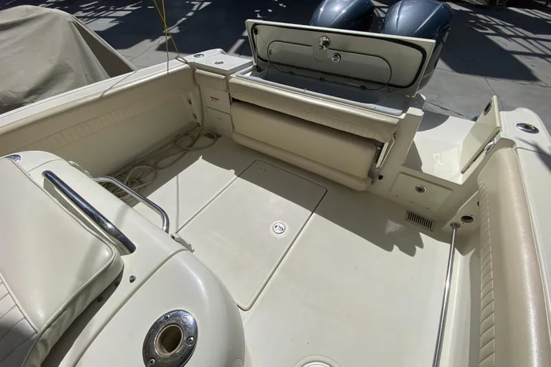  Yacht Photos Pics 2008 Hydra-Sports Vector 2900 CC boat interior with seating and storage compartments.