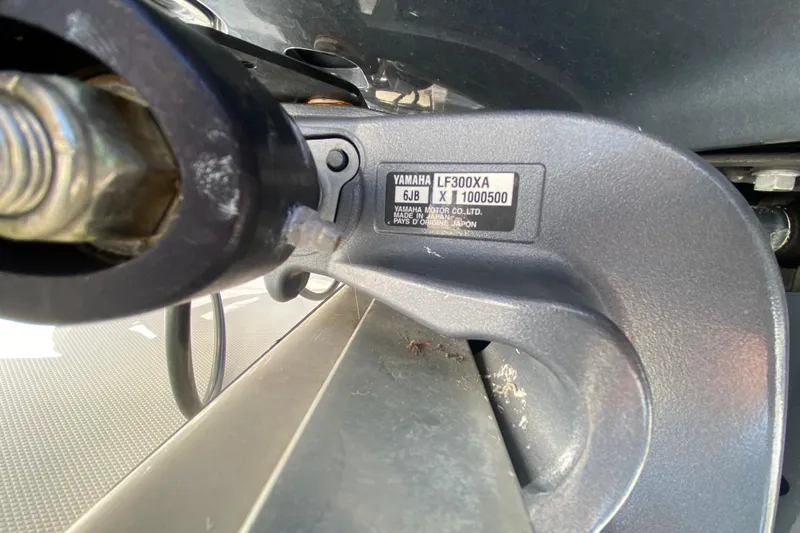  Yacht Photos Pics Close-up of Yamaha LF300XA engine part on 2008 Hydra-Sports Vector 2900 CC boat.