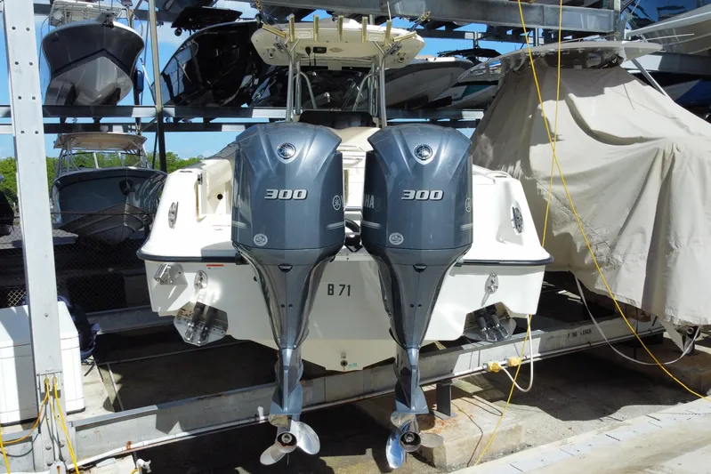  Yacht Photos Pics 2008 Hydra-Sports Vector 2900 CC with dual Yamaha 300 engines in storage.