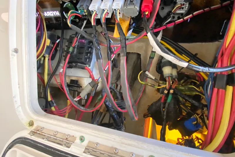  Yacht Photos Pics Electrical wiring inside a 2008 Hydra-Sports Vector 2900 CC boat compartment.
