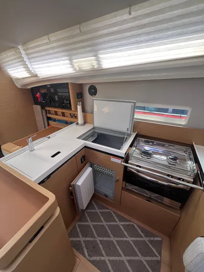 Vigilant Yacht Photos Pics 