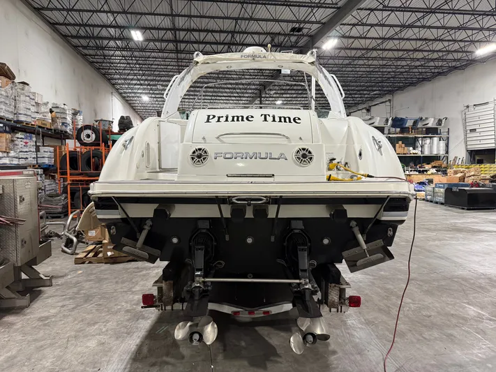 Prime Time Yacht Photos Pics 2005 Formula 370 Super Sport boat in warehouse