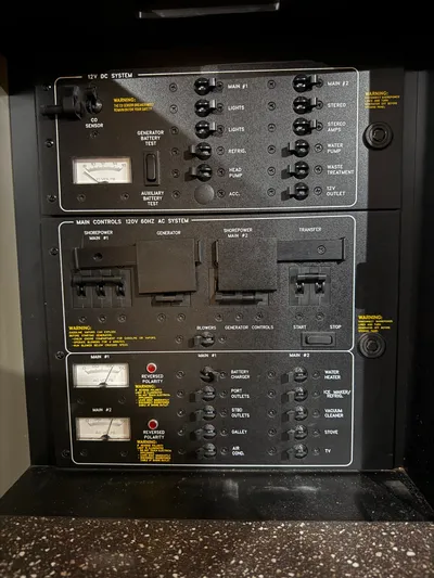 Prime Time Yacht Photos Pics Control panel of 2005 Formula 370 Super Sport boat.