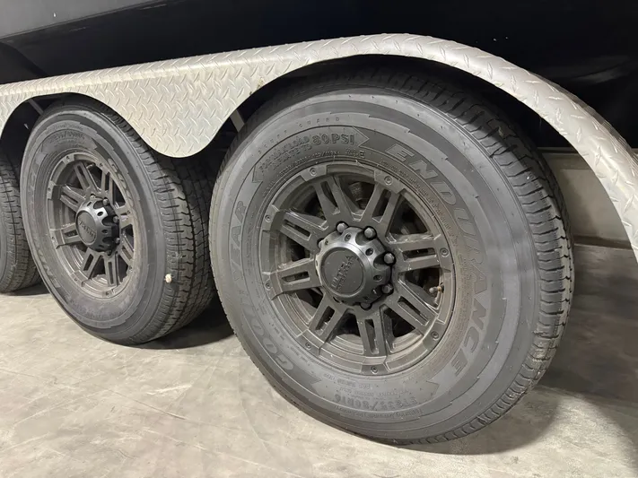 Prime Time Yacht Photos Pics Close-up of trailer wheels for a 2005 Formula 370 Super Sport boat.