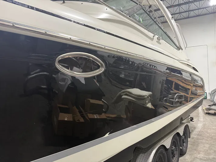 Prime Time Yacht Photos Pics 2005 Formula 370 Super Sport boat in warehouse.