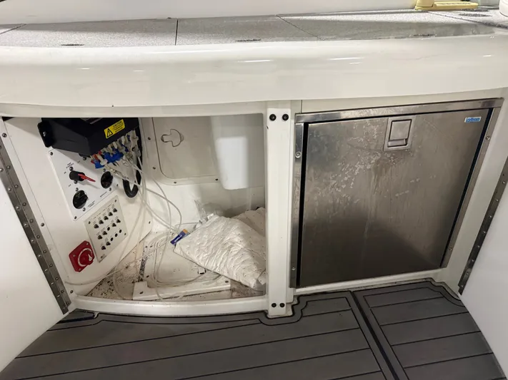 Prime Time Yacht Photos Pics 