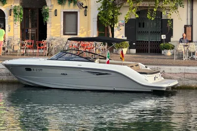 2018 Sea Ray 250 Sun Sport SSE