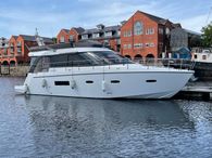 2011 Sealine F42