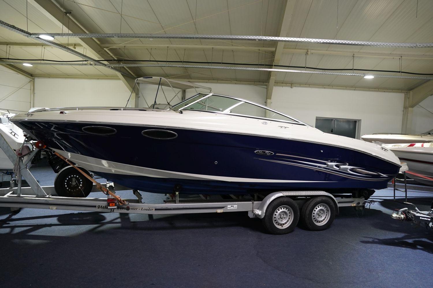 Sea Ray 240 Overnighter