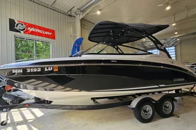 Yamaha Boats 242 Limited S E-Series