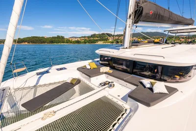Lagoon 43
