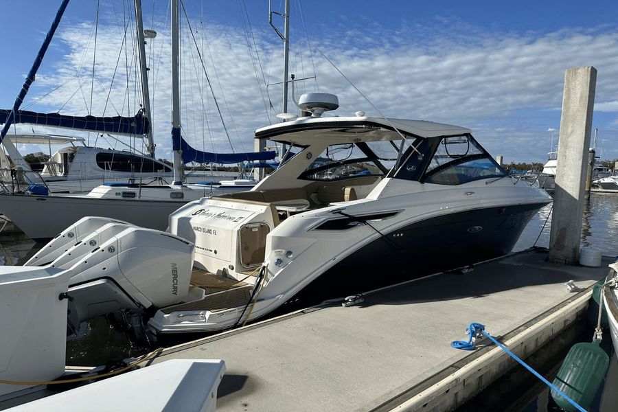 2021 Sea Ray 320 Sundancer OB