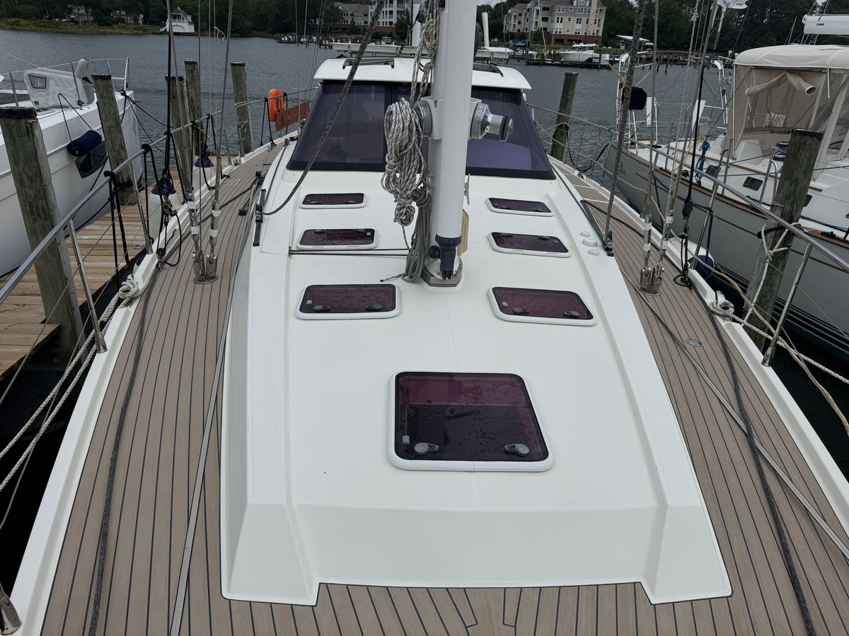 2012 Amel 56 