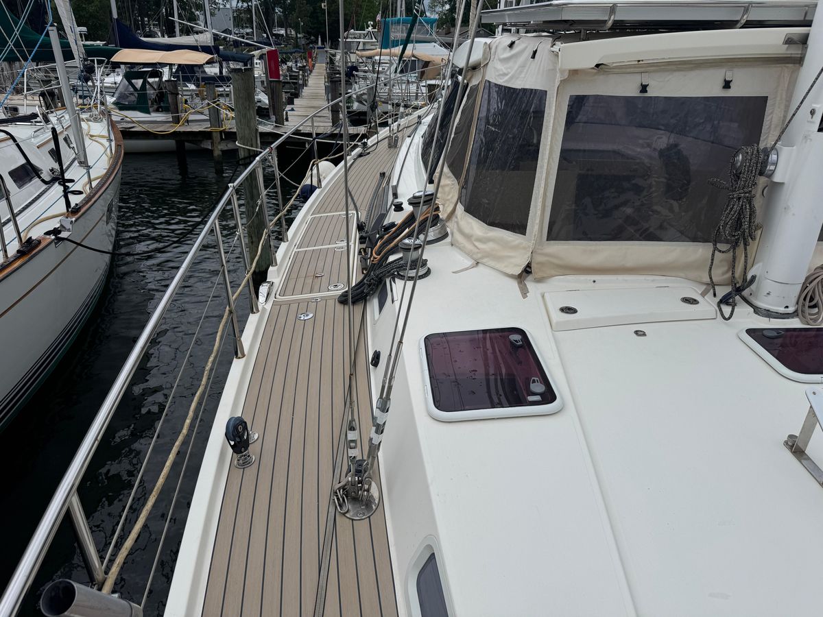 2012 Amel 56 
