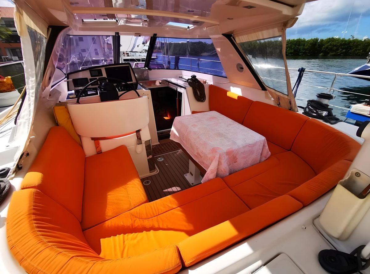 2012 Amel 56 