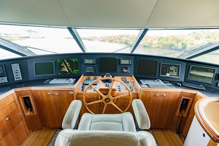2008-112-westport-112-motor-yacht