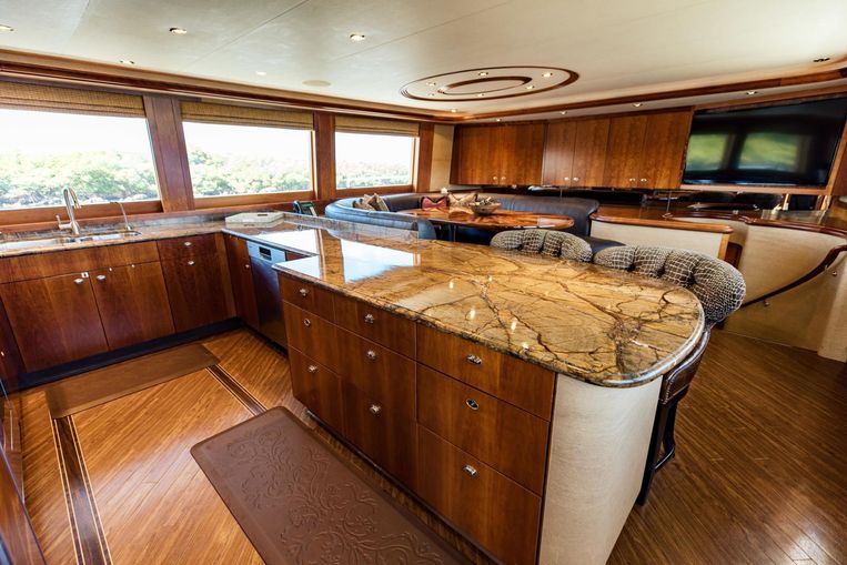 2008-112-westport-112-motor-yacht