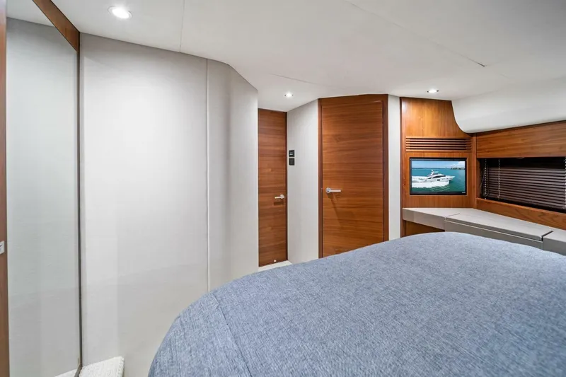 Escape Yacht Photos Pics 2015 Princess F60 - Forward Guest Stateroom