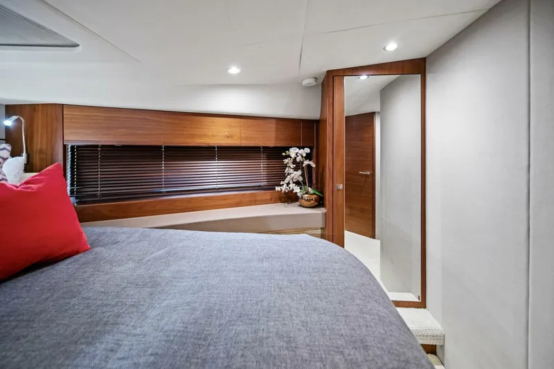 Escape Yacht Photos Pics 2015 Princess F60 - Forward Guest Stateroom