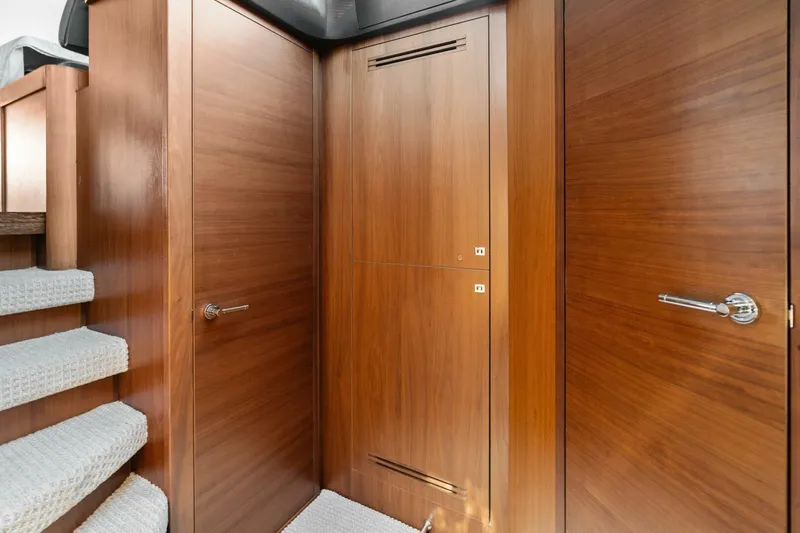 Escape Yacht Photos Pics 2015 Princess F60 - Stairway