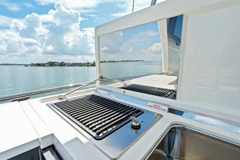 Escape Yacht Photos Pics 2015 Princess F60 - Flybridge