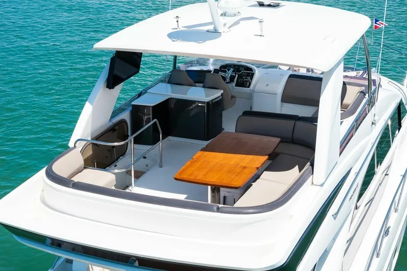 Escape Yacht Photos Pics 2015 Princess F60 - Profile