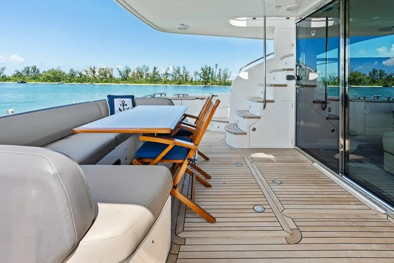 Escape Yacht Photos Pics 2015 Princess F60 - Cockpit Seating