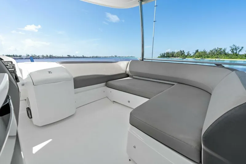 Escape Yacht Photos Pics 2015 Princess F60 - Flybridge