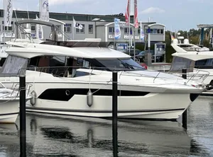 2022 Prestige Yachts Prestige 520