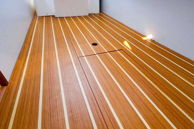 Evelyn Yacht Photos Pics 