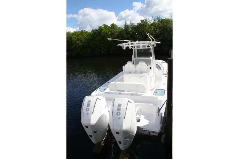  Yacht Photos Pics 2026 Limitless 270 Center Console