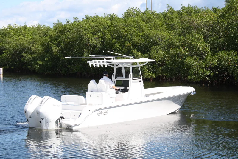  Yacht Photos Pics 2026 Limitless CC 27 Feet