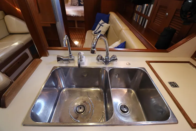 Vaya Con Dios Yacht Photos Pics 