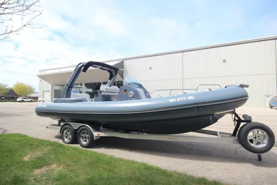 Zodiac Medline 7.5 NEO 300hp & Custom 7k Aluminum Trailer