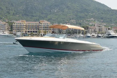 Chris-Craft Corsair 28