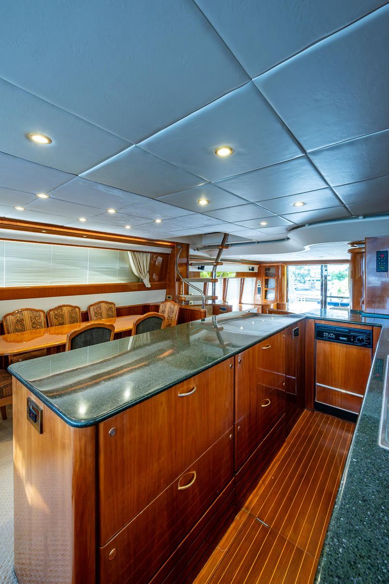 2000 Viking 72 