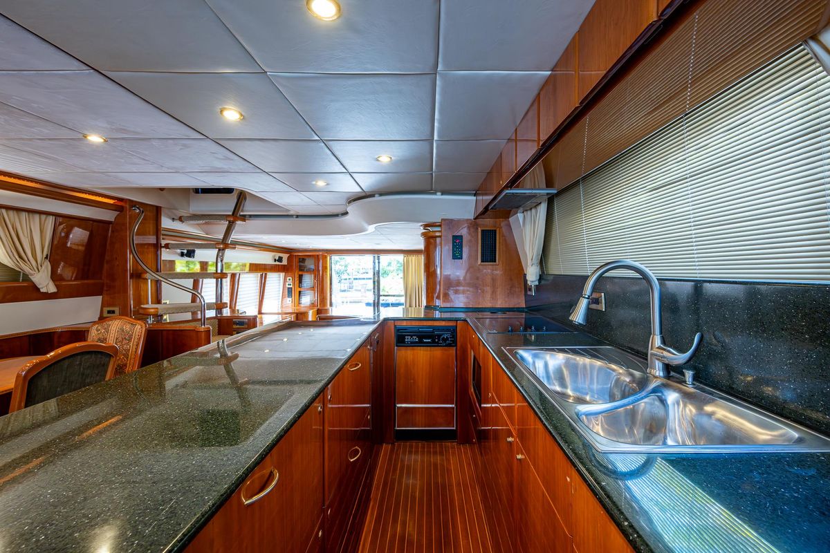 2000 Viking 72 