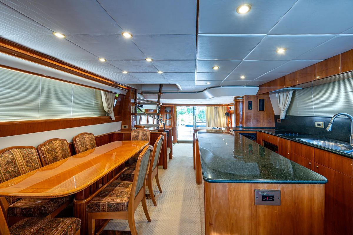 2000 Viking 72 