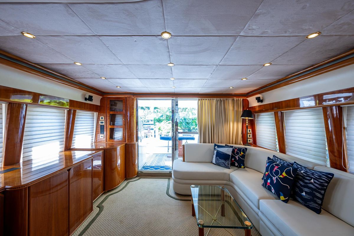2000 Viking 72 