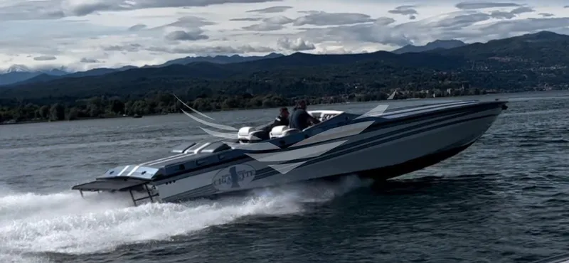  Yacht Photos Pics e828087e-8021-493a-85c7-24ec7d3a4038.jpeg