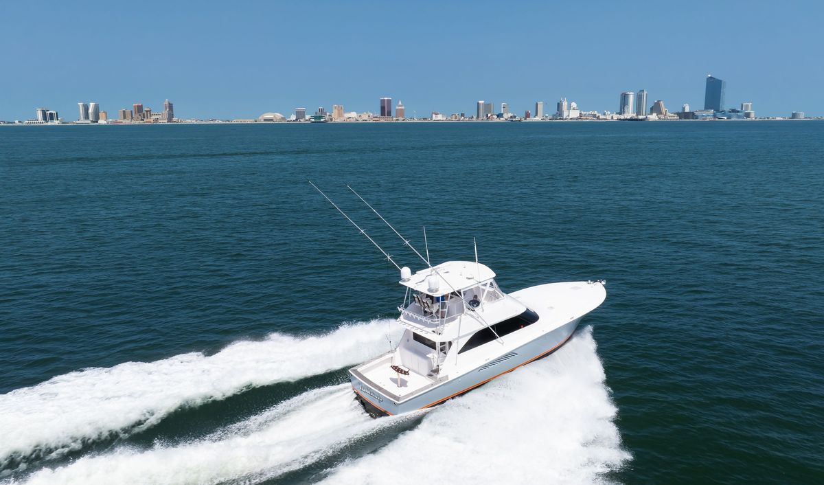 2004 Viking 52 
