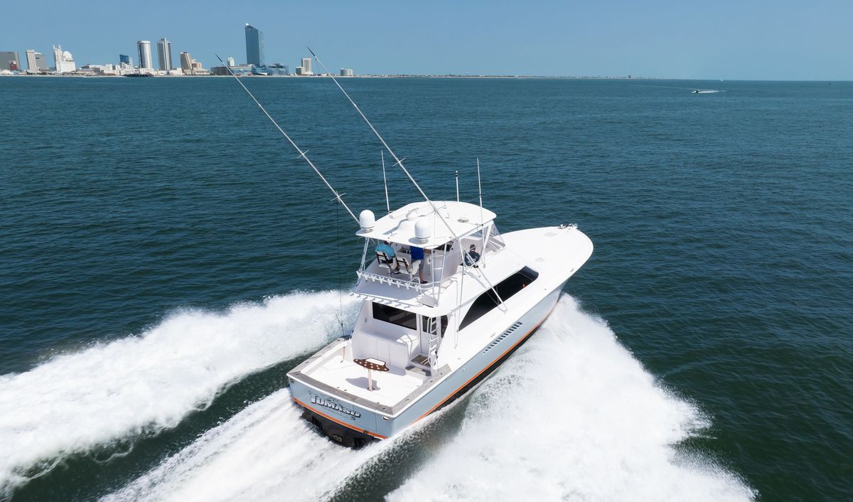 2004 Viking 52 