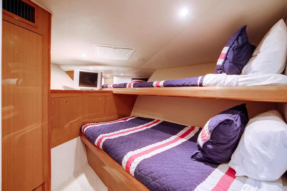 2004 Viking 52 