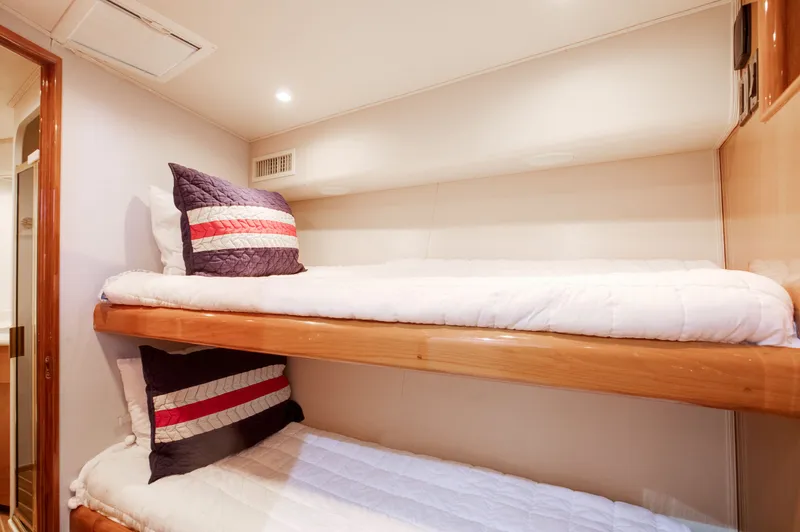 Tomaso 5 Yacht Photos Pics 