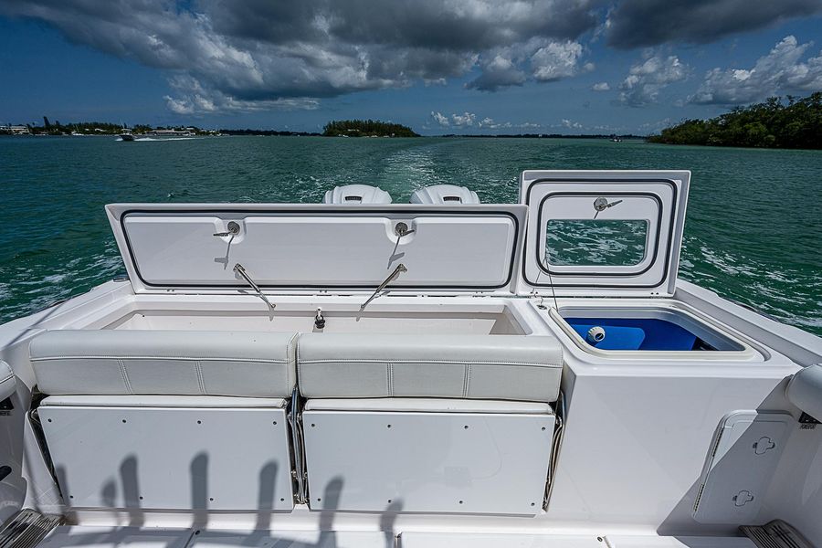 2019 Everglades 335 Center Console