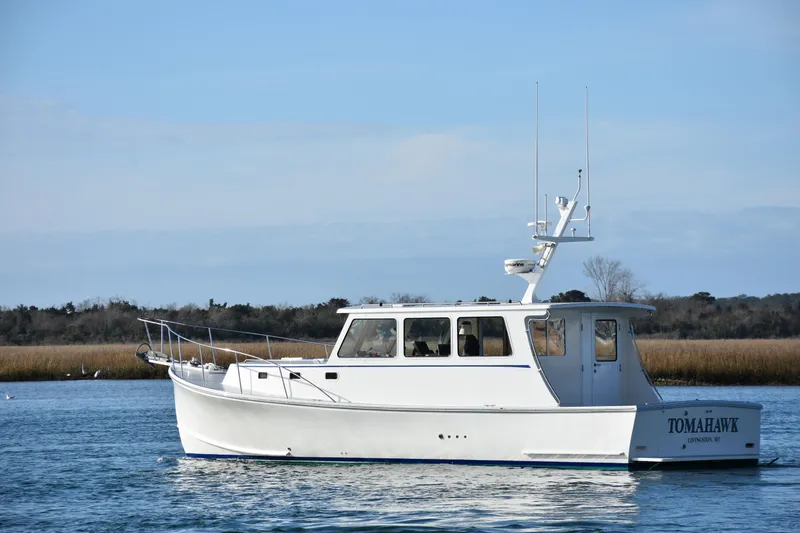 Tomahawk Yacht Photos Pics 