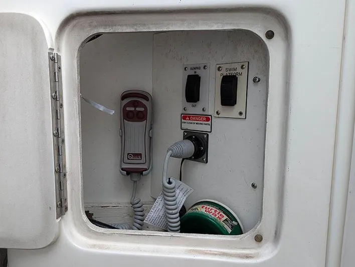 Diggin Deep Yacht Photos Pics 