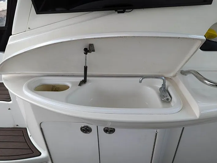 Diggin Deep Yacht Photos Pics 