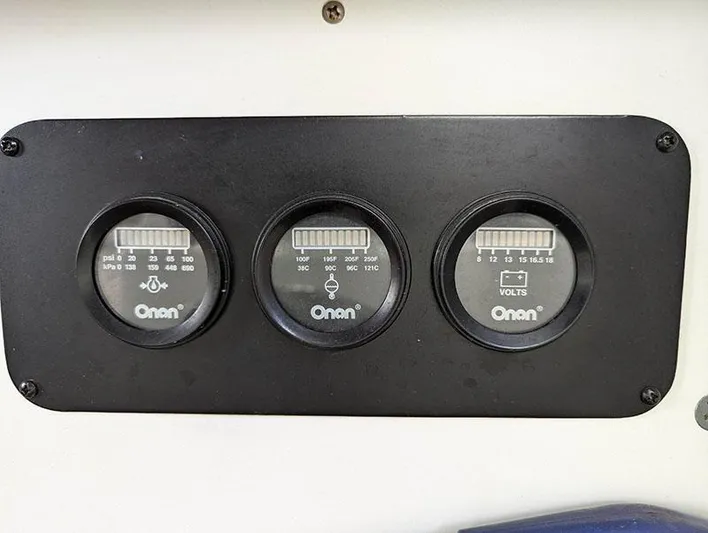 Diggin Deep Yacht Photos Pics 