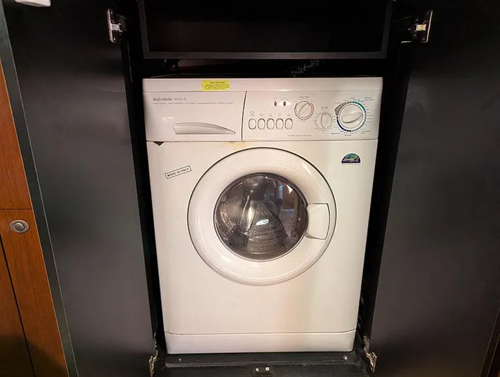 Diggin Deep Yacht Photos Pics 